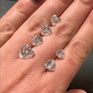 7 Pcs High Grade Heart-Shaped & Trillion Cut CZ Loose Gemstones